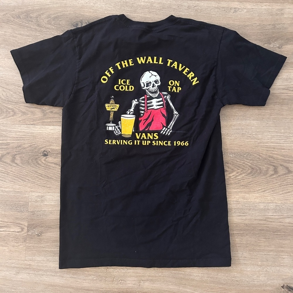 Vans off the wall Tavern T- Shirt- EUC